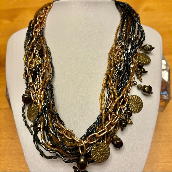Multi layer beaded necklace - Picture 2 of 5